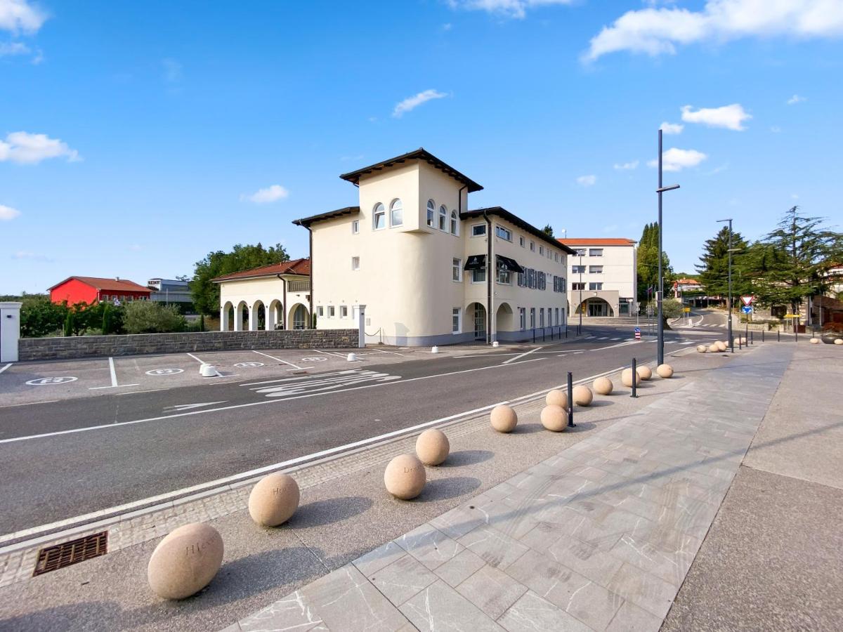 Toscanina Garni Hotel Dobrovo Luaran gambar