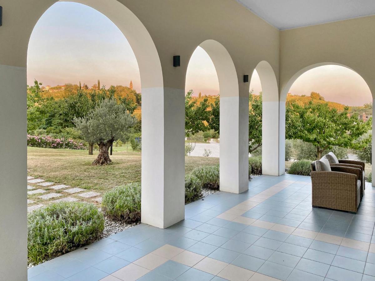 Toscanina Garni Hotel Dobrovo Luaran gambar