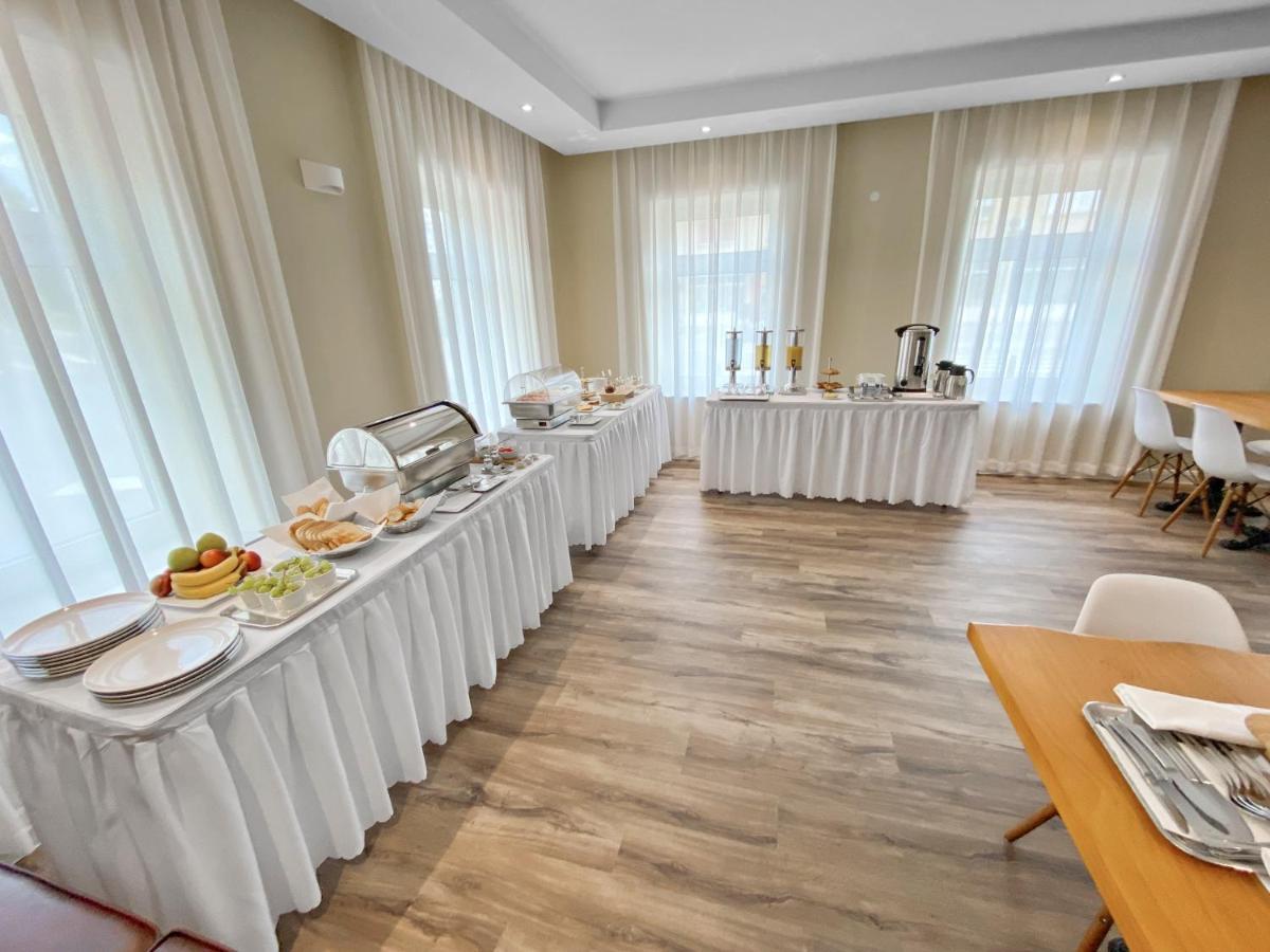 Toscanina Garni Hotel Dobrovo Luaran gambar